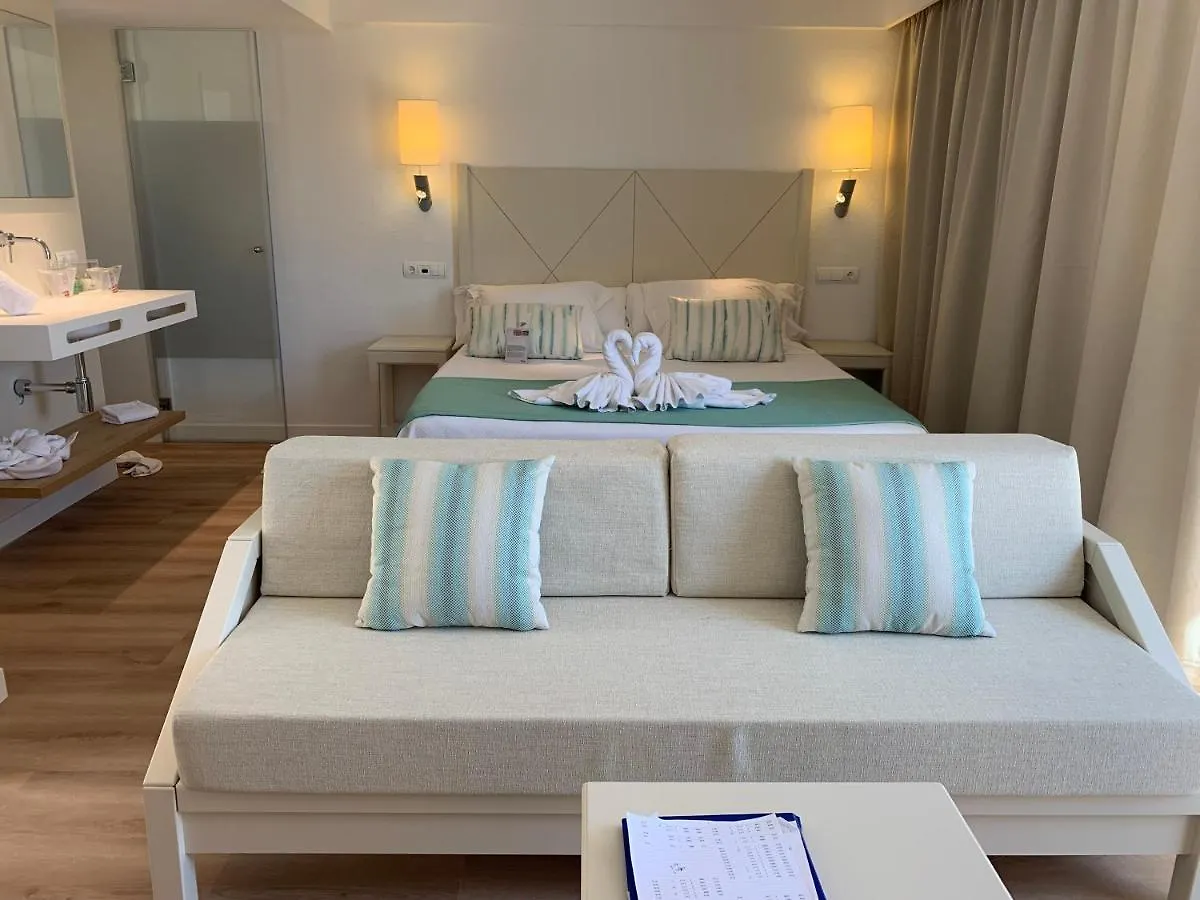 Blau Punta Reina Junior Suites Porto Cristo Hotel